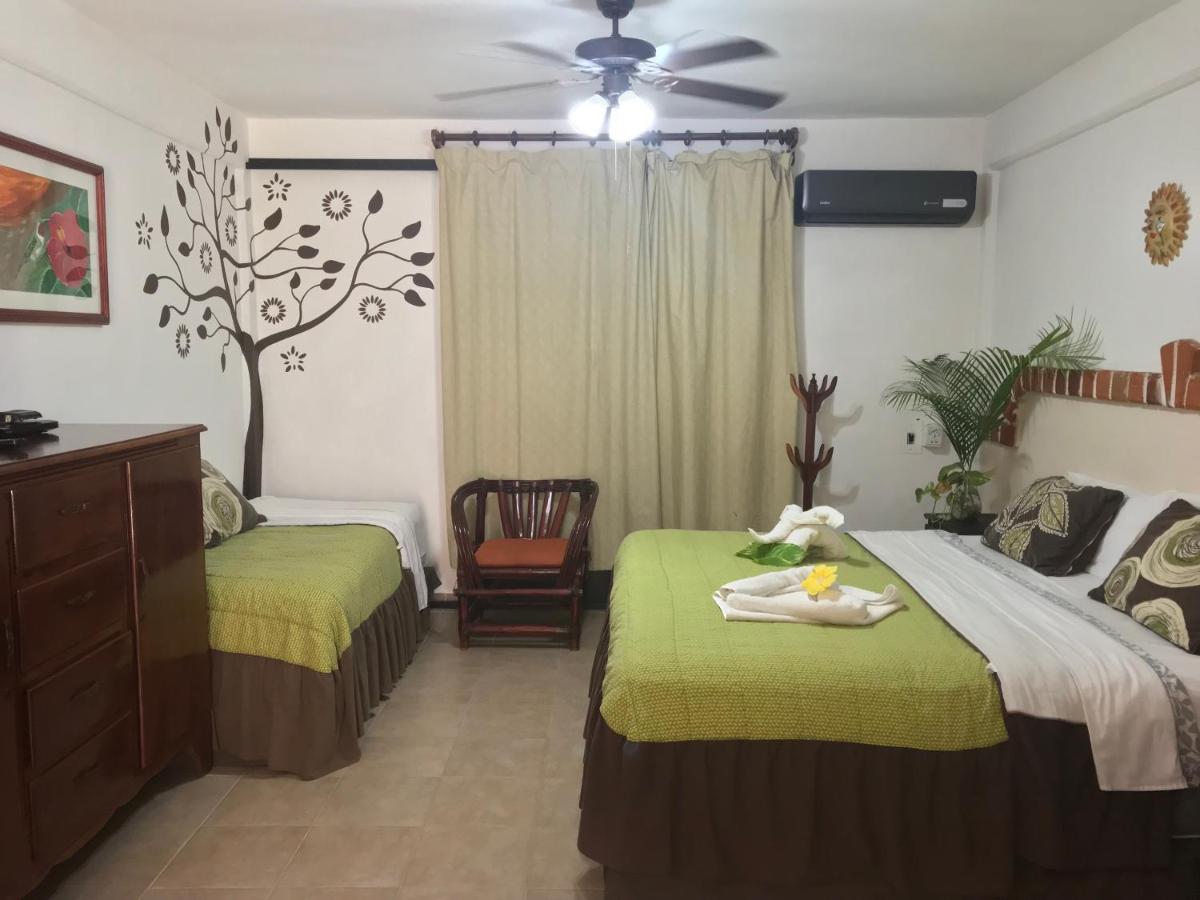 Suites Fenicia (Adults Only) Playa del Carmen Extérieur photo