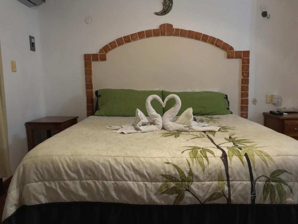 Suites Fenicia (Adults Only) Playa del Carmen Extérieur photo