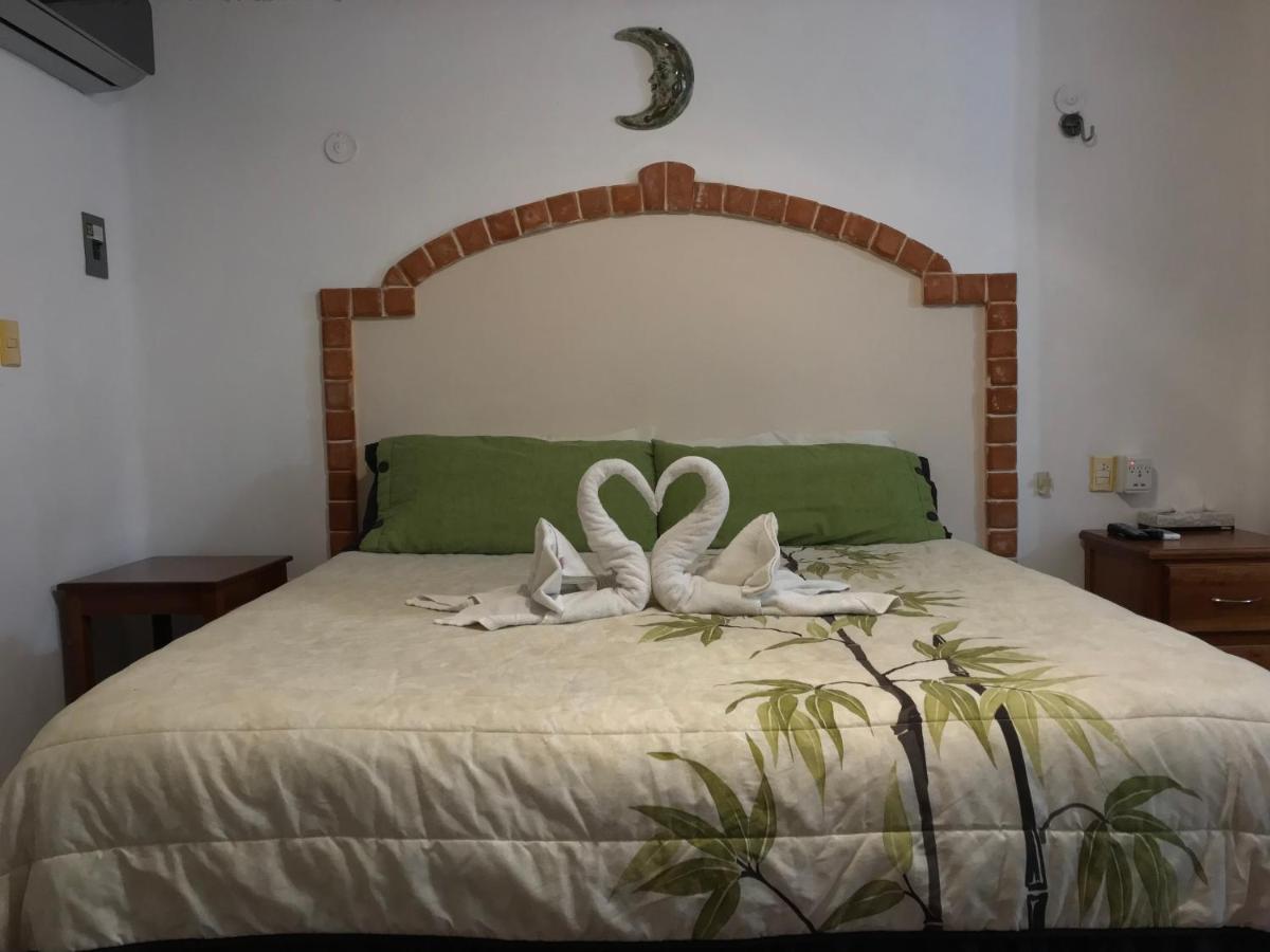 Suites Fenicia (Adults Only) Playa del Carmen Extérieur photo